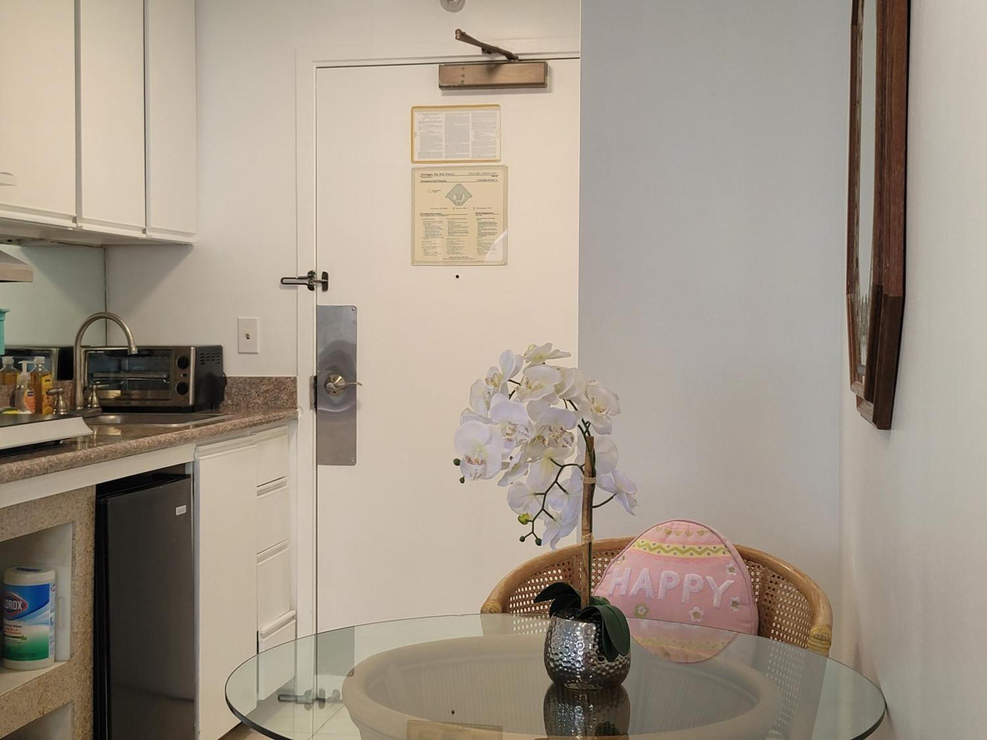 Waikiki Studio Steps To Beach-Mall Free Parking-Wifi Гонолулу Екстер'єр фото
