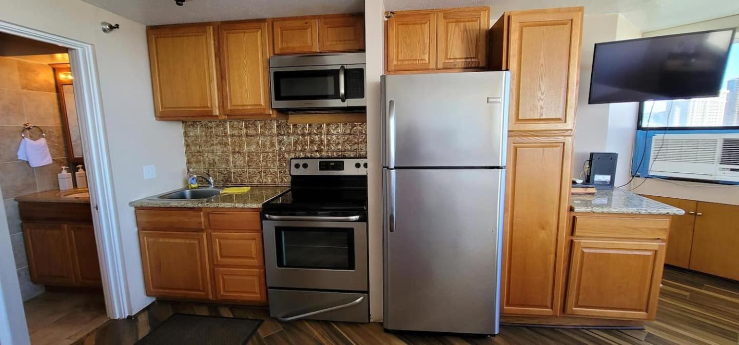Waikiki Studio Steps To Beach-Mall Free Parking-Wifi Гонолулу Номер фото