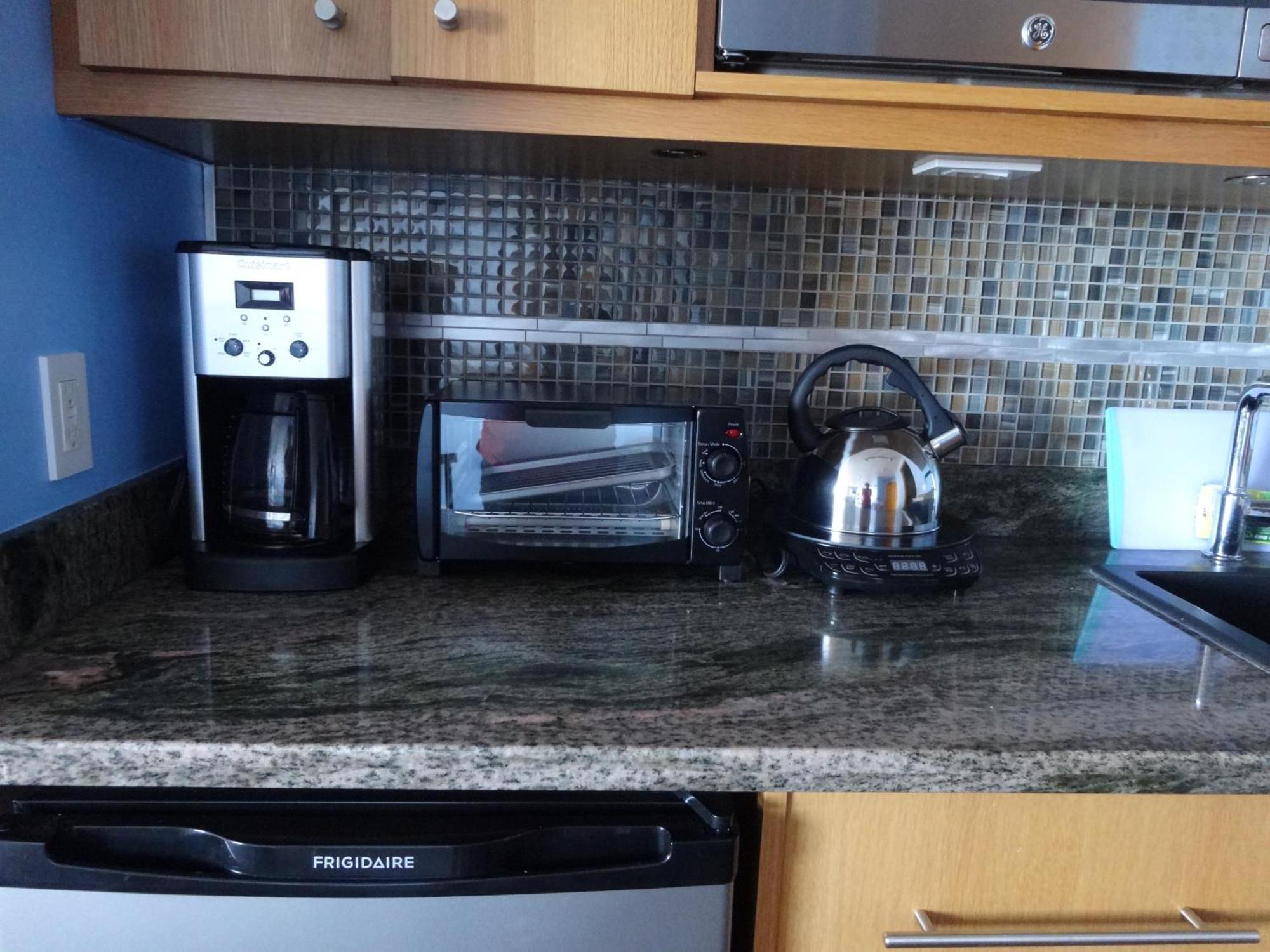 Waikiki Studio Steps To Beach-Mall Free Parking-Wifi Гонолулу Номер фото